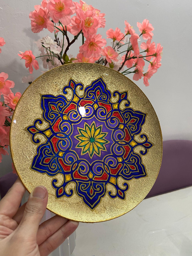 بشقاب دکوراتیو ویترای طرح شمسه با نقوش اسلیمی
